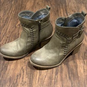 Roxy Heeled Boots